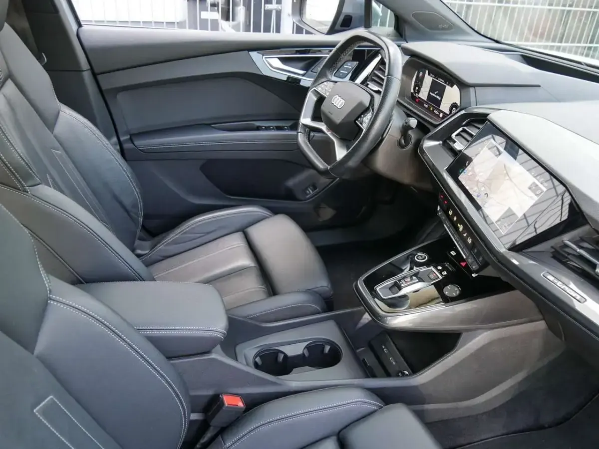 Second-hand Audi Q4 e-tron S-Line 219 kW (299 CP) 2021 Albastru SUV