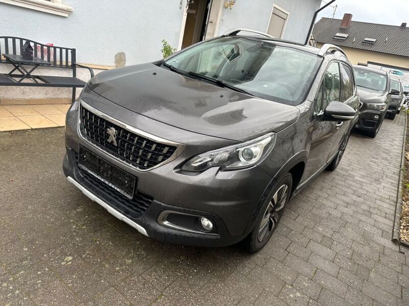 Lackierung platiniumgrau/metall (metallic) Gebraucht 2019 Peugeot 2008 Allure SUV | 11.399 € (Fairer Preis) - Bild 1/4
