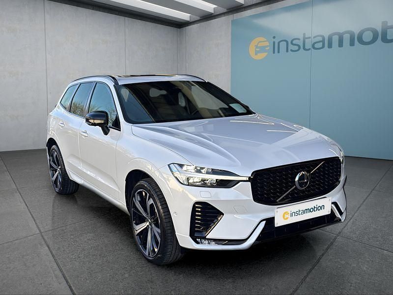 Używany Volvo XC60 Ultimate 235 KM (172 kW) 2023 Biały SUV