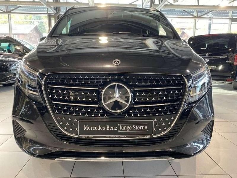 Gebraucht Mercedes V300 237 PS (174 kW) 2025 Grau Van / Kleinbus