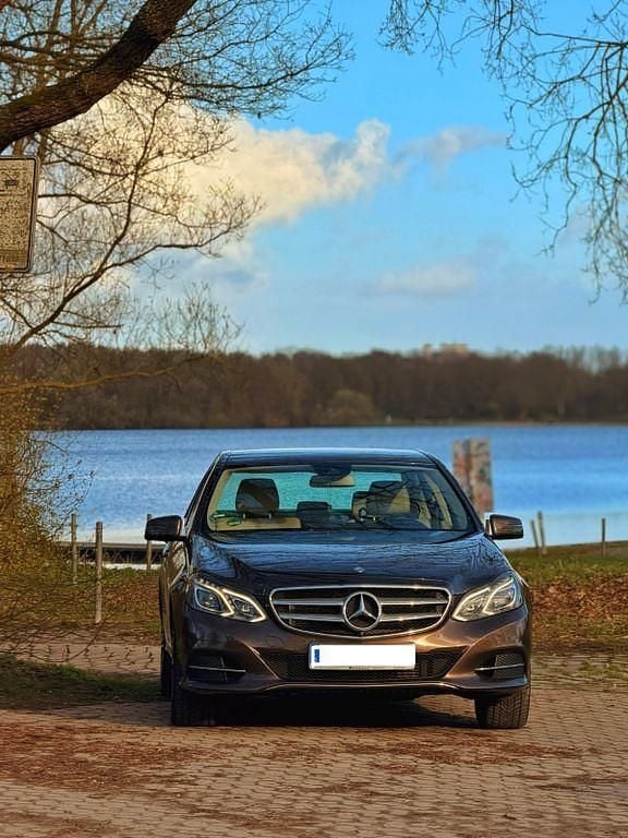 Gebraucht Mercedes E250 211 PS (155 kW) 2013 Braun Limousine