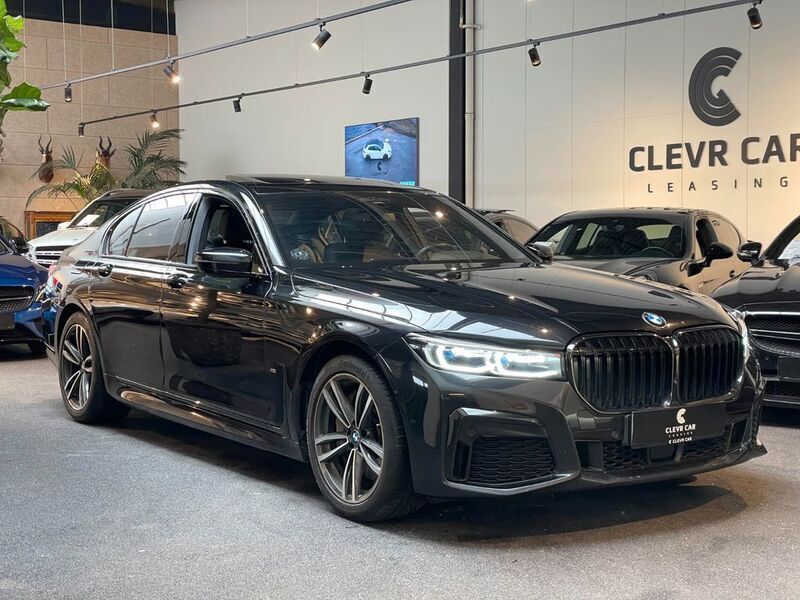 Schwarz Gebraucht 2019 BMW 745e M Sport Limousine | 52.628 € - Bild 1/4