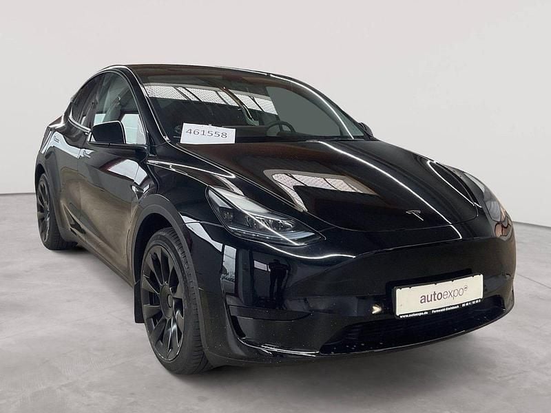Solid black Gebraucht 2024 Tesla Model Y RWD SUV | 36.990 € (Fairer Preis) - Bild 1/4