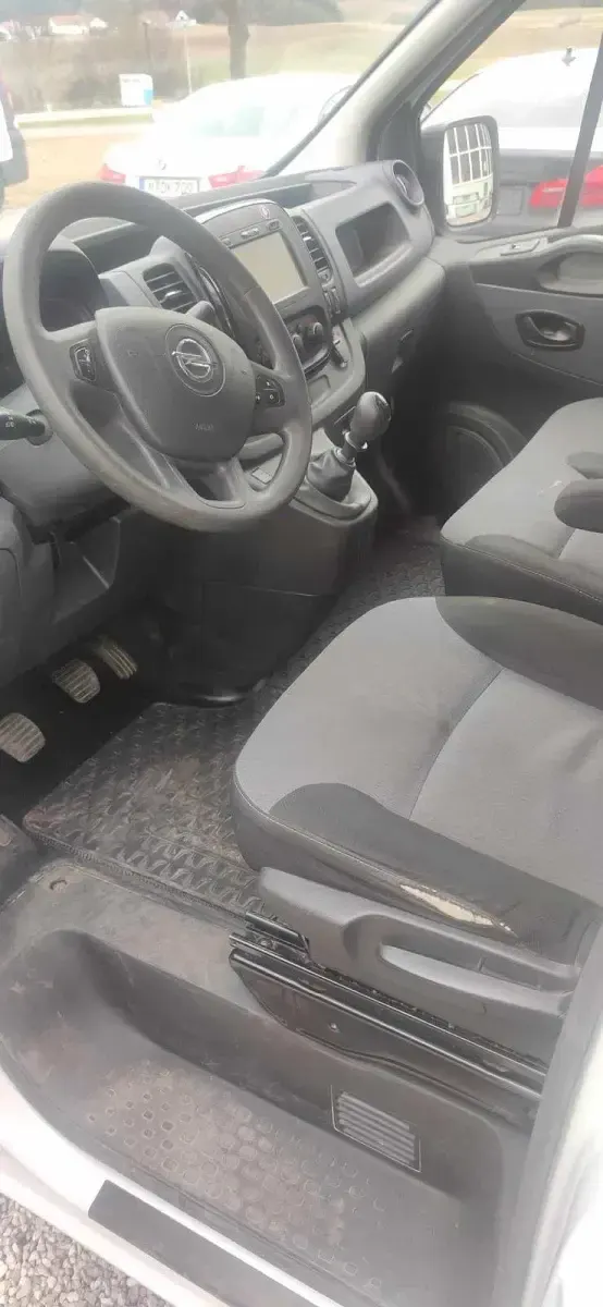 Gebraucht Opel Vivaro 120 PS (88 kW) 2018 Weiß Van / Kleinbus