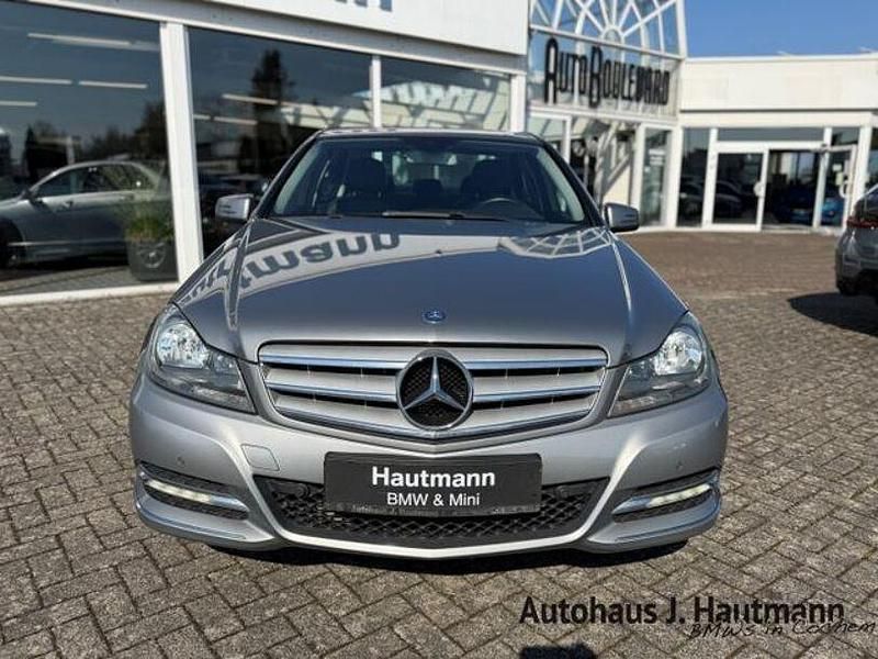 Gebraucht Mercedes C180 156 PS (114 kW) 2013 Silber Limousine