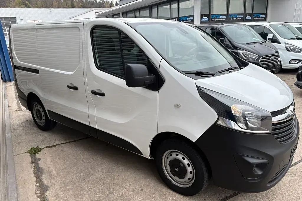 Gebraucht Opel Vivaro 121 PS (88 kW) 2019 Weiß Van / Kleinbus