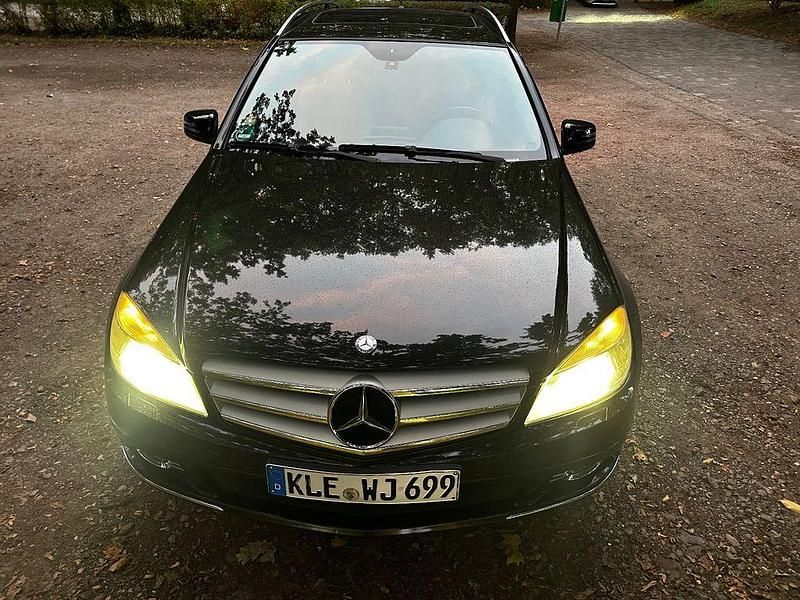 Schwarz Gebraucht 2009 Mercedes 220 Limousine | 5.500 € (Guter Preis) - Bild 1/4