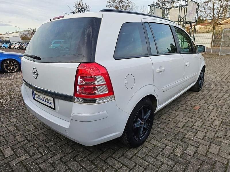 Gebraucht Opel Zafira Family 120 PS (88 kW) 2014 Weiß Van / Kleinbus