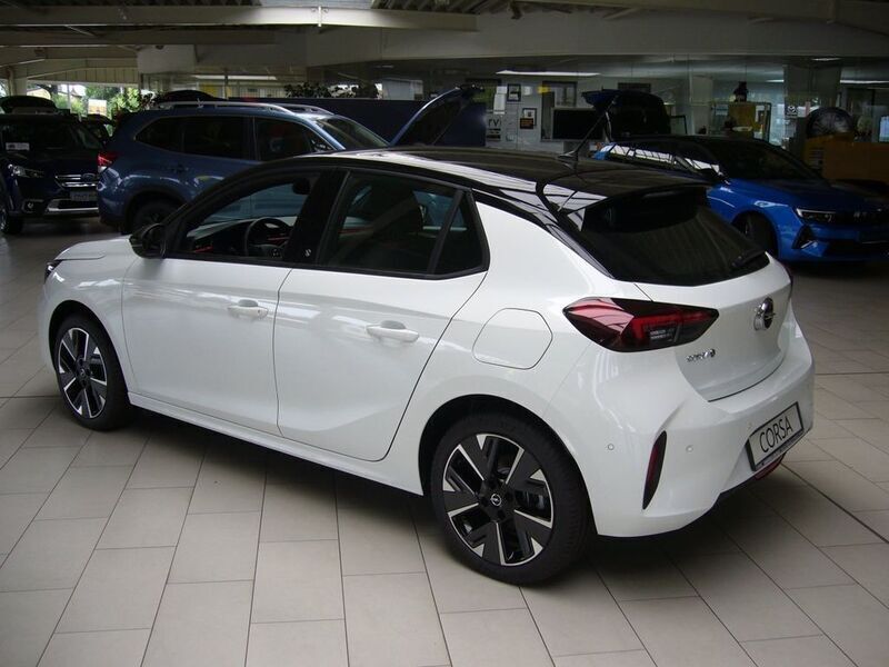 Gebraucht Opel Corsa-e GS Line 100 kW (136 PS) 2023 Lack weiss banquise/typ aussen Kleinwagen