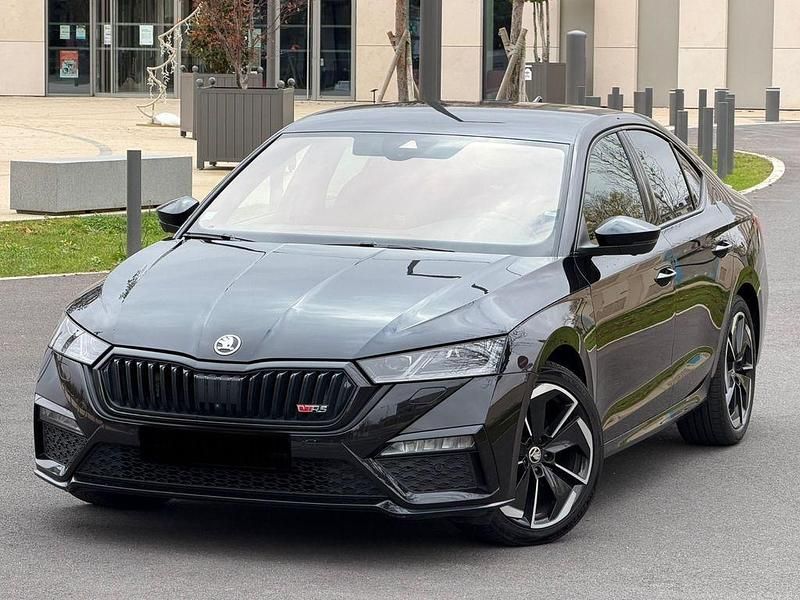 Schwarz Gebraucht 2023 Skoda Octavia RS Limousine | 22.990 € (Superpreis) - Bild 1/4