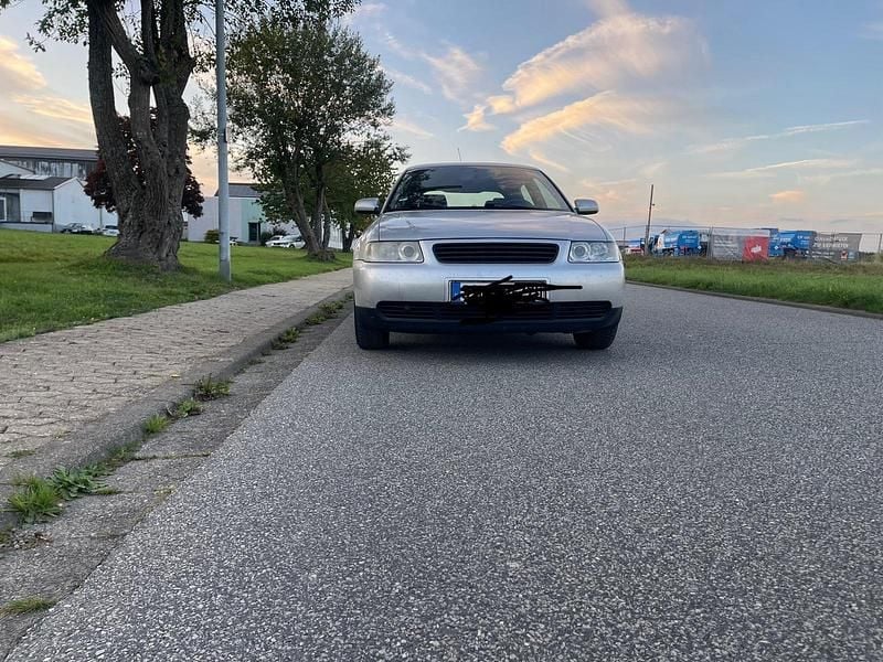 Silber Gebraucht 2002 Audi A3 Kleinwagen | 1.199 € (Guter Preis) - Bild 1/4