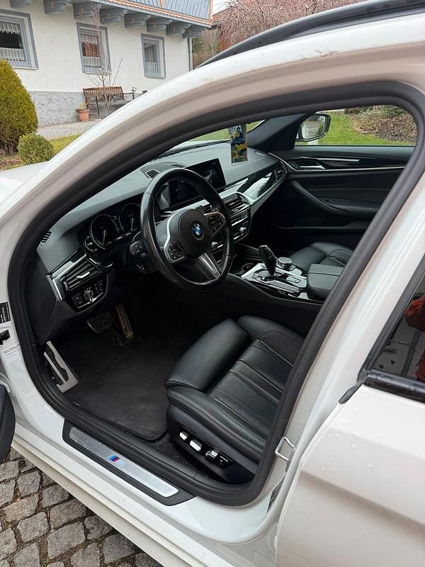 Gebraucht BMW 540 320 PS (235 kW) 2018 Weiß Kombi
