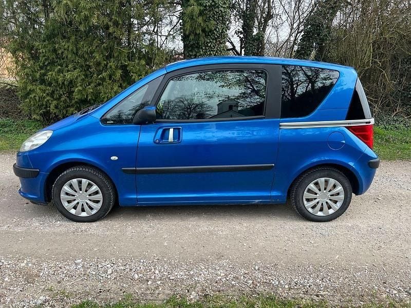 Gebraucht Peugeot 1007 Premium 73 PS (53 kW) 2006 Blau Van / Kleinbus