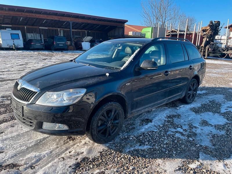 Schwarz Gebraucht 2010 Skoda Octavia Kombi | 2.999 € (Superpreis) - Bild 1/4