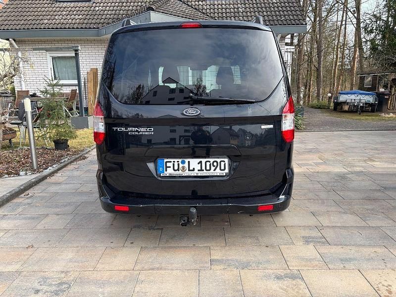 Gebraucht Ford Tourneo Courier Titanium 101 PS (74 kW) 2014 Schwarz Van / Kleinbus