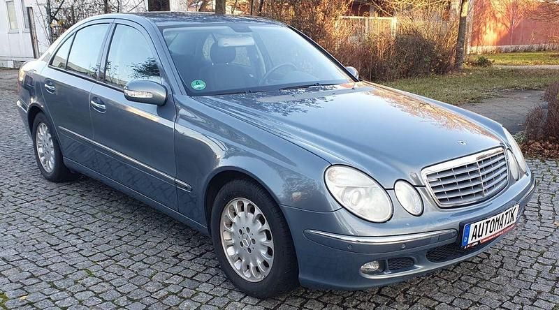 Gebraucht Mercedes E240 Elegance 177 PS (130 kW) 2005 Blau Limousine