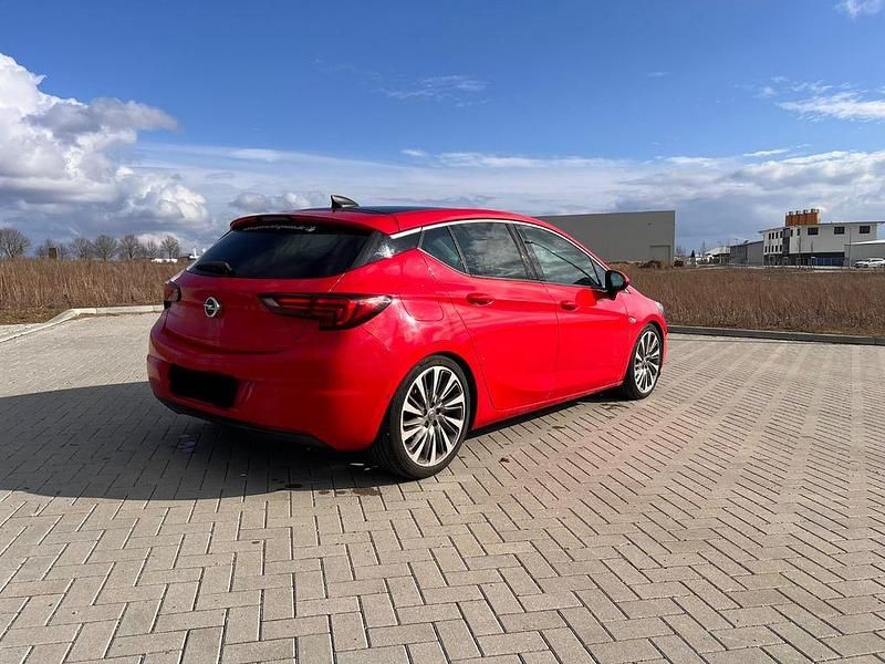 Gebraucht Opel Astra Innovation 150 PS (110 kW) 2015 Rot Limousine