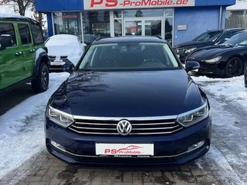 Gebraucht VW Passat Comfortline 150 PS (110 kW) 2017 Blau Kombi