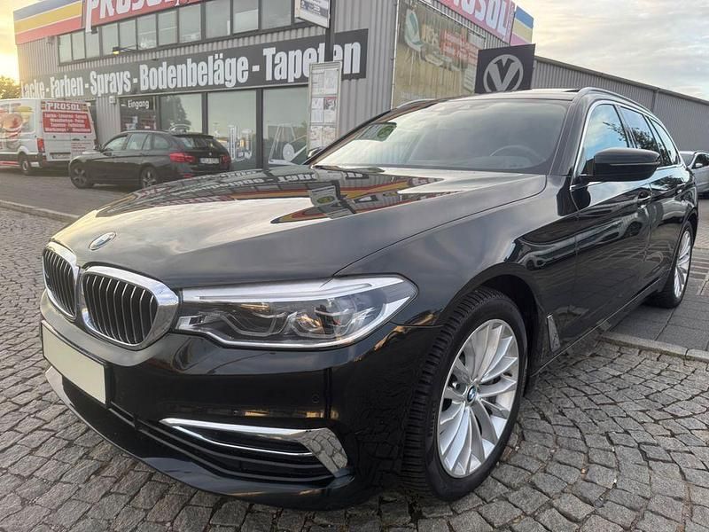 Schwarz Gebraucht 2019 BMW 530 Luxury Line Kombi | 20.990 € (Superpreis) - Bild 1/4