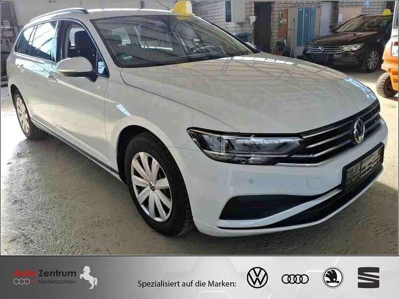 Glacier white metallic Gebraucht 2022 VW Passat Conceptline Kombi | 21.970 € (Fairer Preis) - Bild 1/4