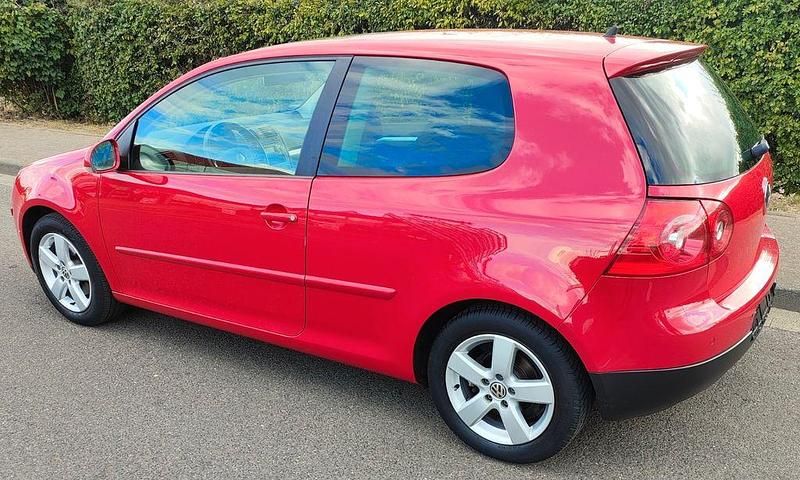 Rot Gebraucht 2008 VW Golf VI Trendline Limousine | 3.990 € (Guter Preis) - Bild 1/4