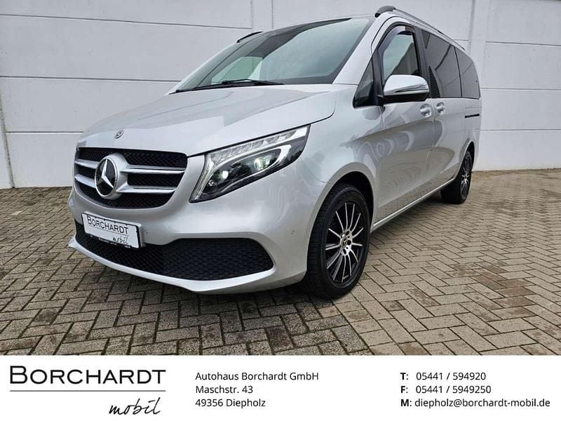 Brillantsilber metallic Gebraucht 2020 Mercedes V250 Edition Van / Kleinbus | 44.980 € (Guter Preis) - Bild 1/4