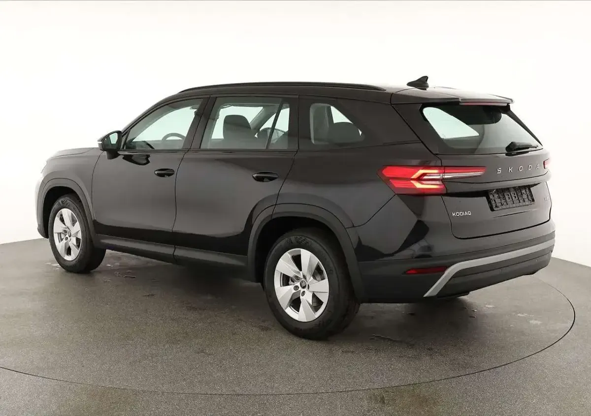 Neu Skoda Kodiaq Selection 150 PS (110 kW) 2026 Black magic perleffekt SUV