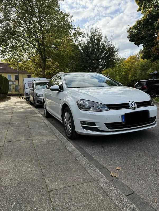 Weiß Gebraucht 2016 VW Golf VII LOUNGE Kombi | 6.799 € (Fairer Preis) - Bild 1/4