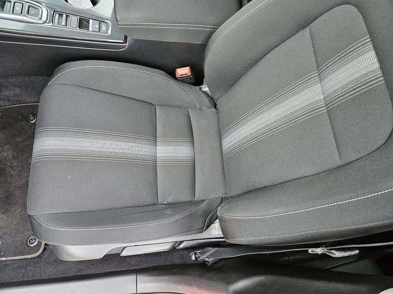 Gebraucht Honda Civic Elegance 143 PS (105 kW) 2022 Premium crystal red Limousine