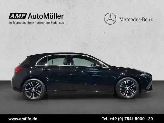 Gebraucht Mercedes A180 Advanced 136 PS (100 kW) 2023 Lack kosmosschwarz Limousine