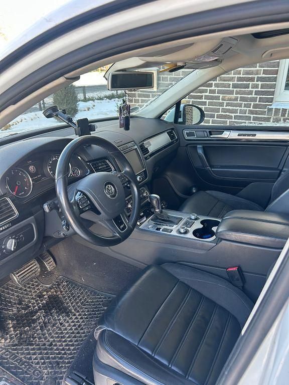 Gebraucht VW Touareg R-line 262 PS (192 kW) 2016 Weiß SUV