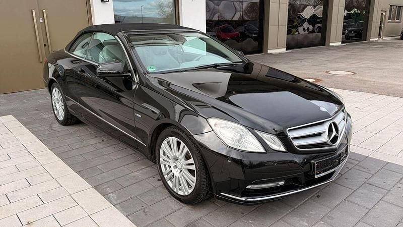 Gebraucht Mercedes E200 184 PS (135 kW) 2012 Schwarz Cabrio