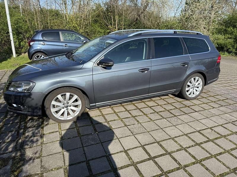 Gebraucht VW Passat Highline 140 PS (102 kW) 2014 Kombi