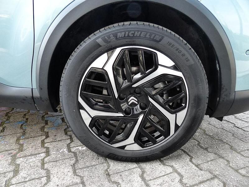 Gebraucht Citroën C4 PureTech 131 PS (96 kW) 2023 Hellgruen Limousine