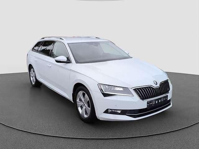 Gebraucht Skoda Superb Style 150 PS (110 kW) 2019 Weiß metallic Kombi