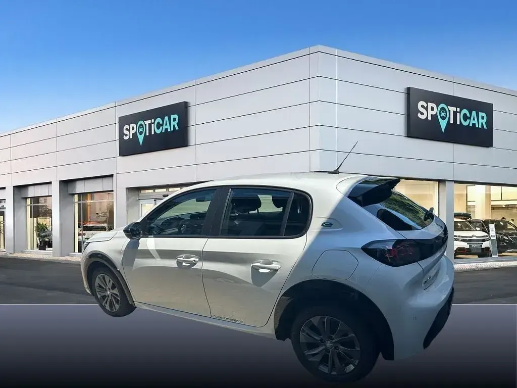 Gebraucht Peugeot e-208 Active 100 kW (136 PS) 2022 Weiß Kleinwagen