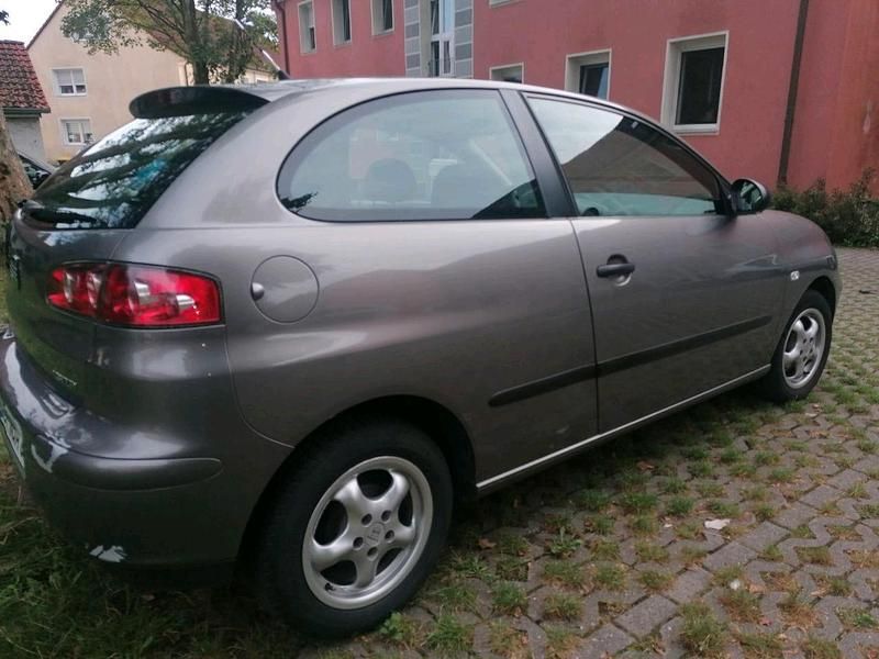Gebraucht Seat Ibiza 75 PS (55 kW) 2002 Grau Kleinwagen