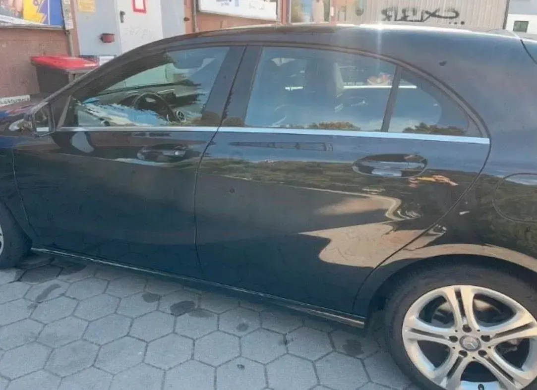 Gebraucht Mercedes A180 90 PS (66 kW) 2014 Schwarz Kombi