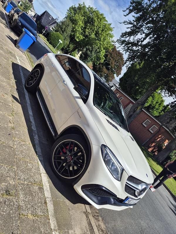 Weiß Gebraucht 2016 Mercedes GLE63 AMG SUV | 43.000 € (Fairer Preis) - Bild 1/4