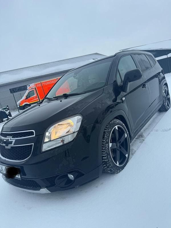 Schwarz Gebraucht 2012 Chevrolet Orlando Van / Kleinbus | 5.400 € (Fairer Preis) - Bild 1/4