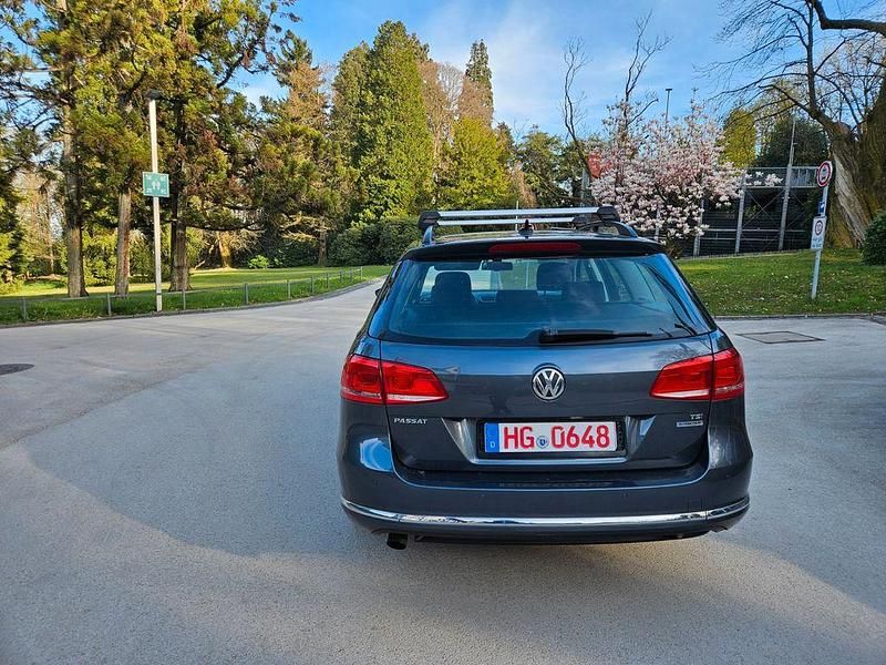Używany VW Passat 122 KM (89 kW) 2012 Szary Minivan