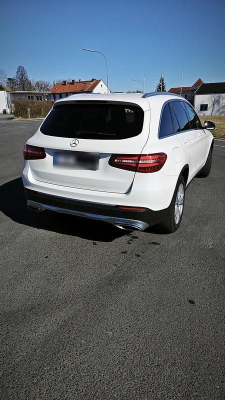 Gebraucht Mercedes GLC250 204 PS (150 kW) 2018 Weiß SUV