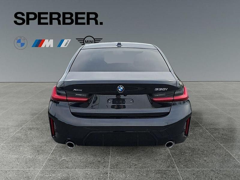 Gebraucht BMW 330 Performance 258 PS (189 kW) 2025 Schwarz Limousine