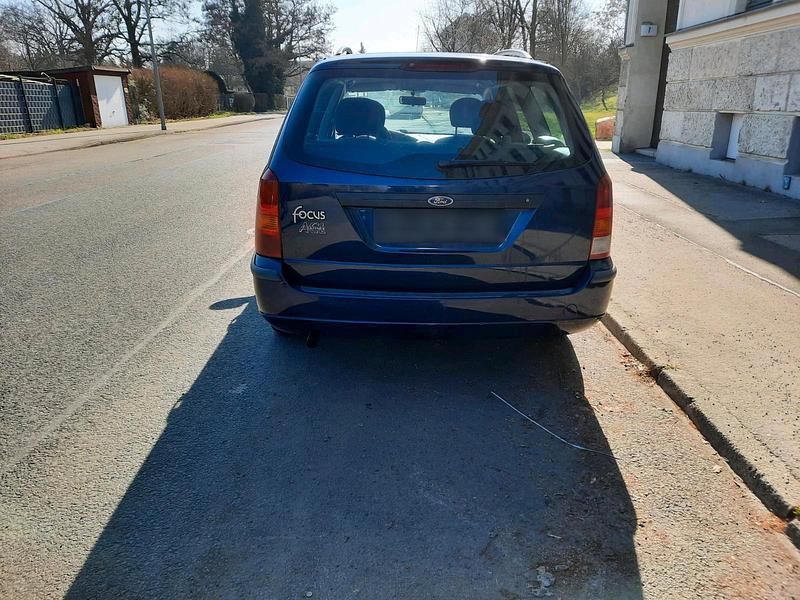 Gebraucht Ford Focus 101 PS (74 kW) 2002 Blau Kombi