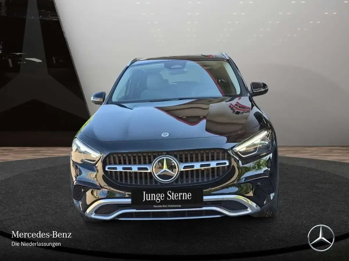 Gebraucht Mercedes GLA250 Progressive 163 PS (119 kW) 2025 Schwarz SUV