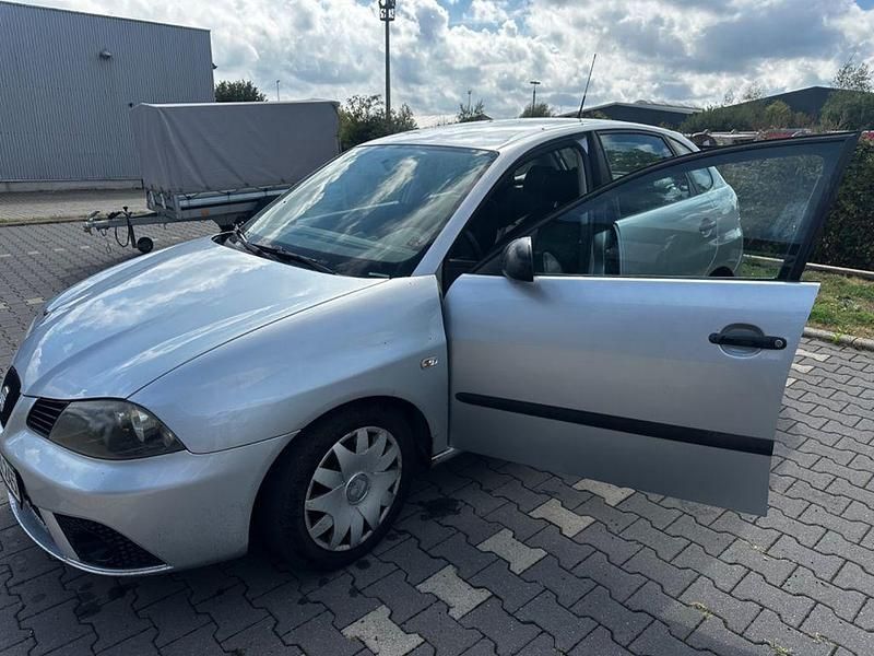 Silber Gebraucht 2008 Seat Ibiza Comfort Limousine | 999 € (Guter Preis) - Bild 1/4
