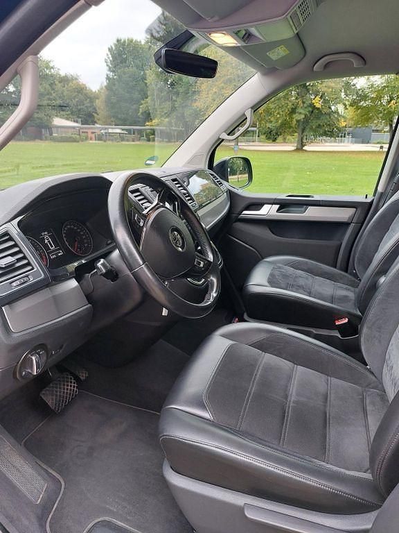 Second-hand VW Multivan 150 CP (110 kW) 2018 Negru Monovolum