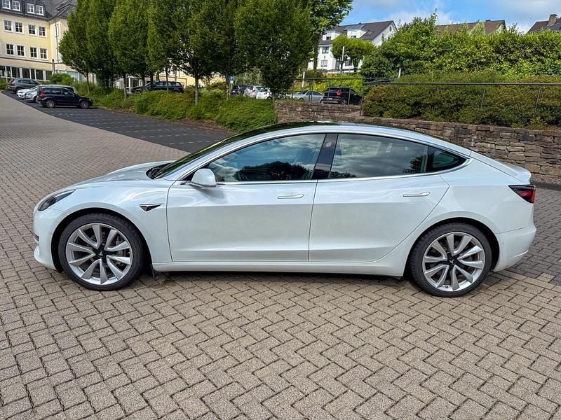 Gebraucht Tesla Model 3 Long Range AWD 323 kW (440 PS) 2020 Weiß Limousine