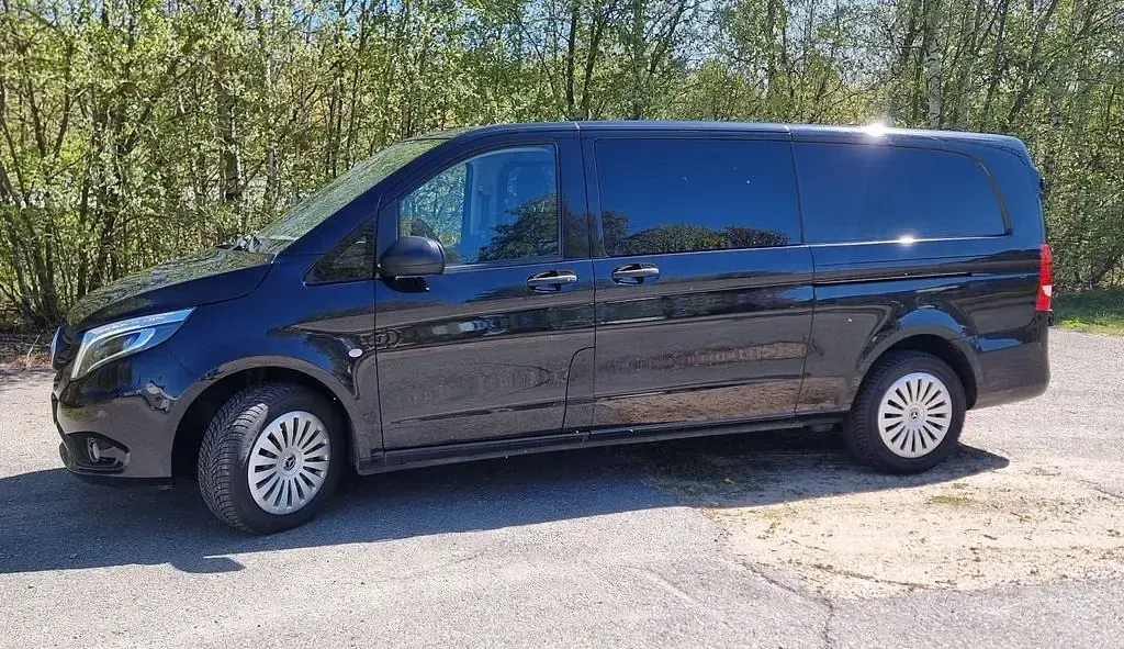Używany Mercedes Vito 237 KM (174 kW) 2022 Czarny Van