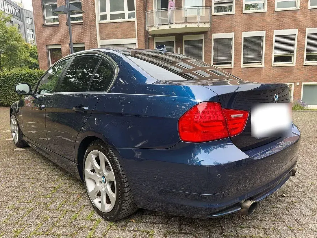 Gebraucht BMW 335 306 PS (225 kW) 2011 Blau Limousine
